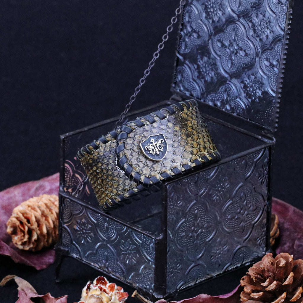 【Silver Monsters】日本殿堂級 Rizard Head 品牌盾徽925銀扣 寬版啞光褐蟒蛇皮手環