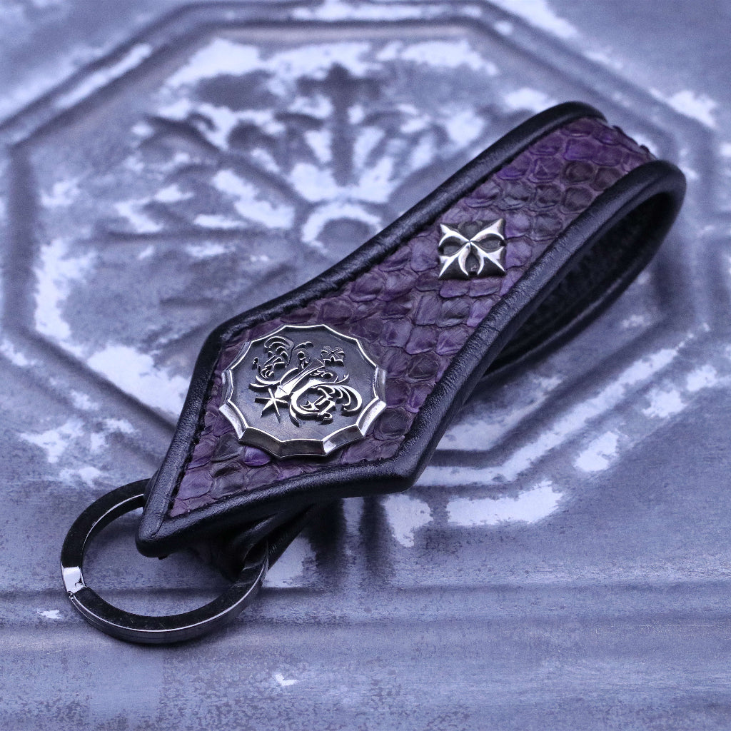 【Silver Monsters】日本SS天王級 Rizard Head 品牌盾徽925銀扣 消光紫蟒蛇皮鑰匙扣