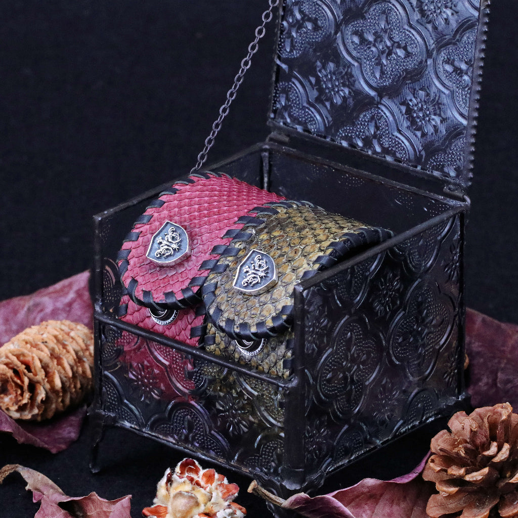 【Silver Monsters】日本殿堂級 Rizard Head 品牌盾徽925銀扣 寬版消光紅蟒蛇皮手環