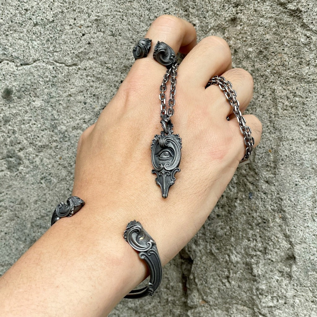【Silver Monsters】日本暗系古典狂潮 Superbia 神視 原創手做 舊化噴砂 純銀吊墜
