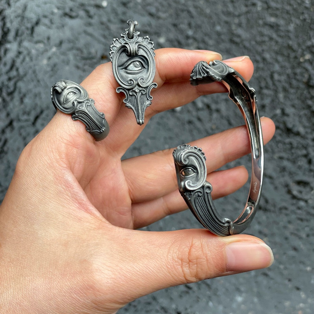 【Silver Monsters】日本暗系新古典狂潮 Superbia 神視 原創手做 噴砂舊化 純銀手環