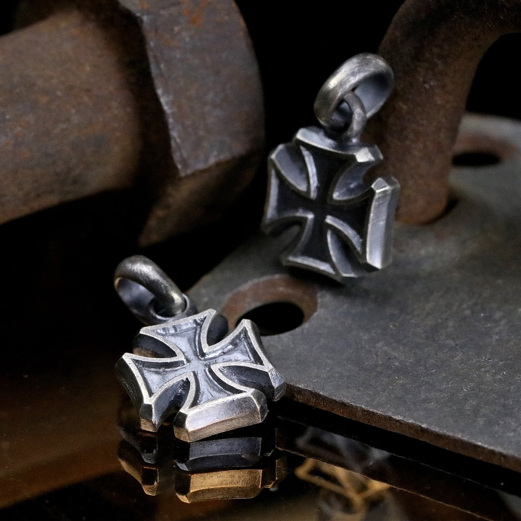 【Silver Monsters】日本一級神牌 Loud Style Design 手工作舊 鐵十字小墜 純銀吊墜
