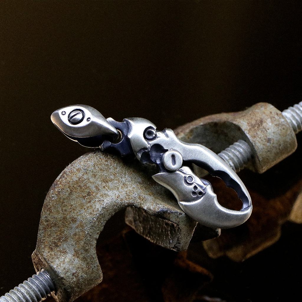 【Silver Monsters】前衛宗師日本 Glam Scale 機甲王原創設計 全新手作 機甲蟹夾吊墜