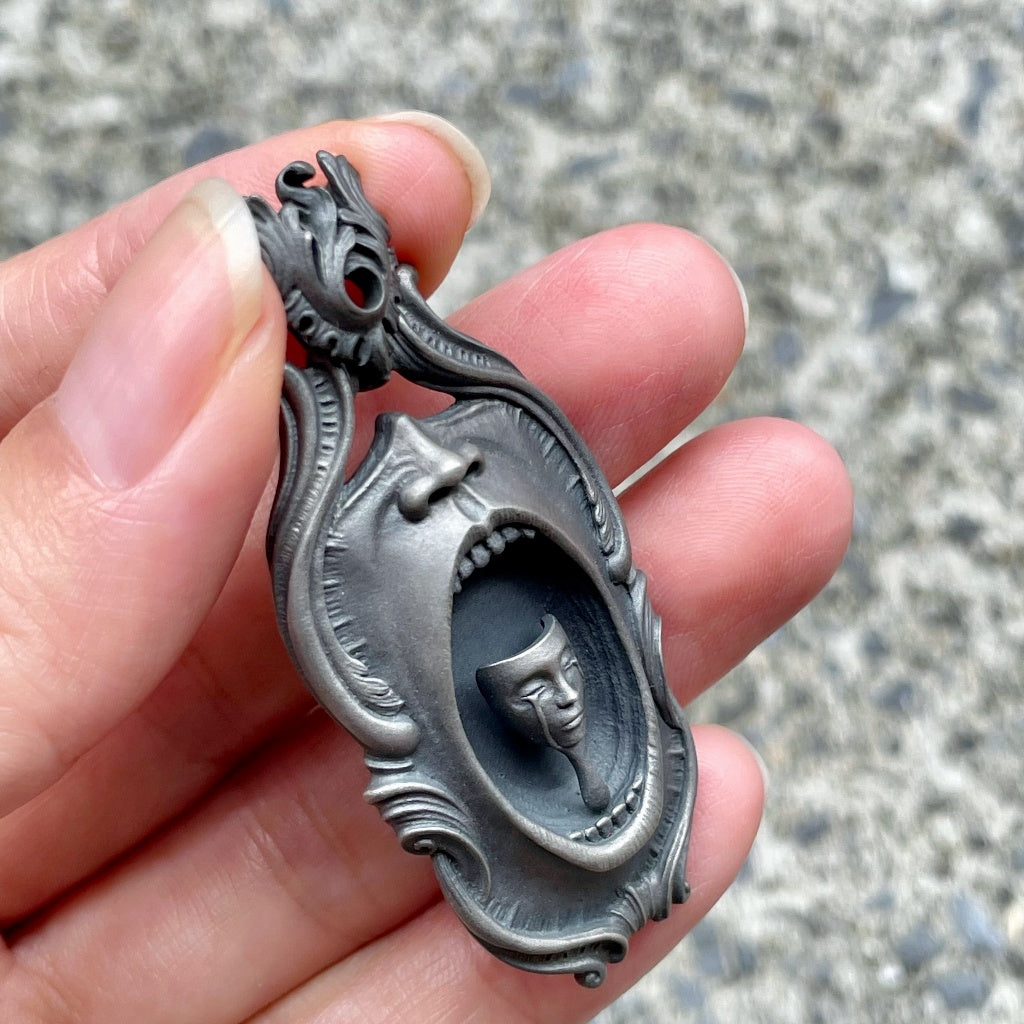 【Silver Monsters】日本暗系古典狂潮 Superbia 犧牲 原創手做 舊化噴砂 純銀吊墜