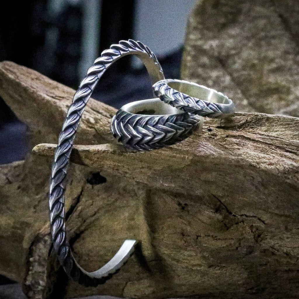 【Silver Monsters】日本雕畫雙絕 Dual Flow 原創手作 細版GUREN "紅蓮" 純銀手環