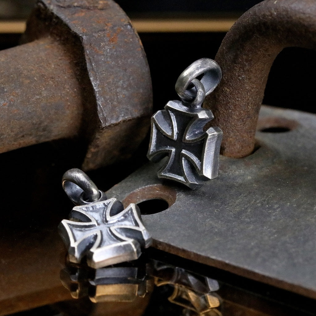 【Silver Monsters】日本一級神牌 Loud Style Design 手工作舊 鐵十字小墜 純銀吊墜