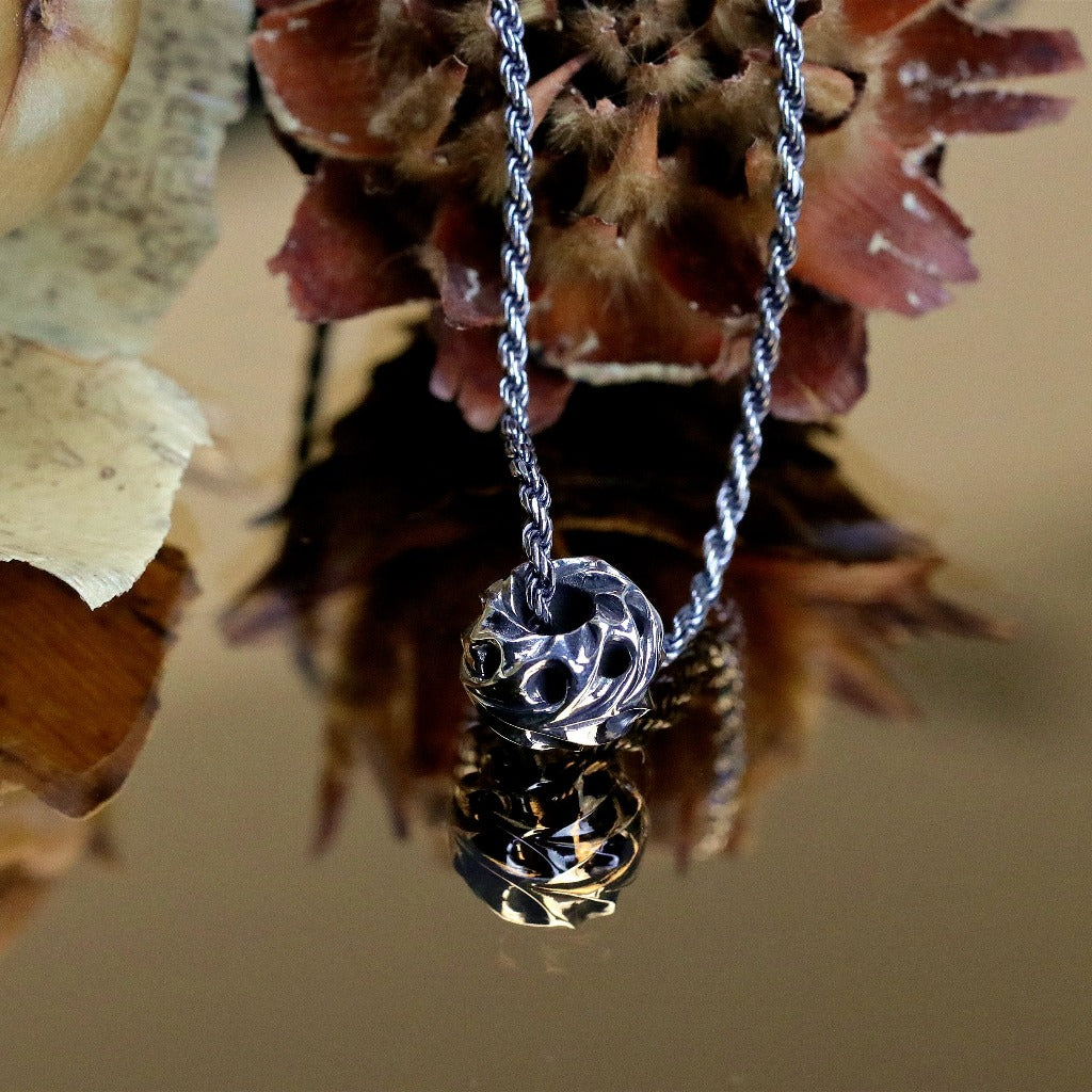 【Silver Monsters】日本前衛宗師 Glam Scale 機甲王 原創手作 深海植萃純銀項鍊(含鍊)